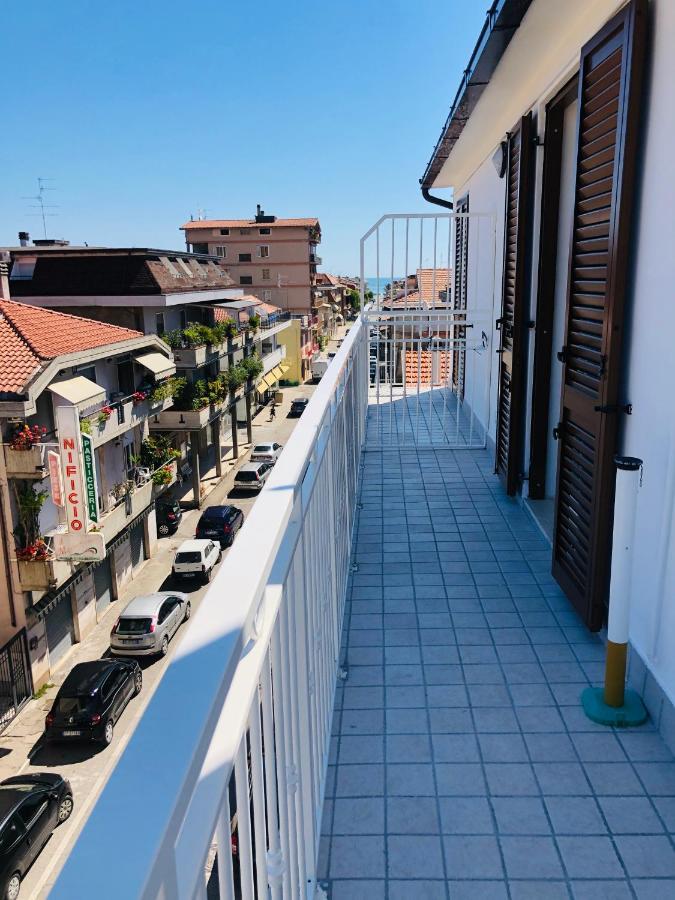 Bed and Breakfast D Annunziohouse Martinsicuro Exterior foto