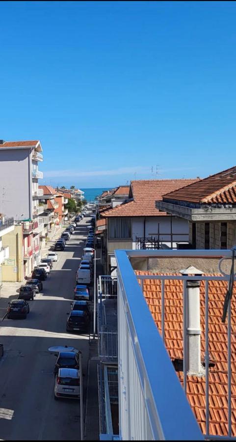 Bed and Breakfast D Annunziohouse Martinsicuro Exterior foto